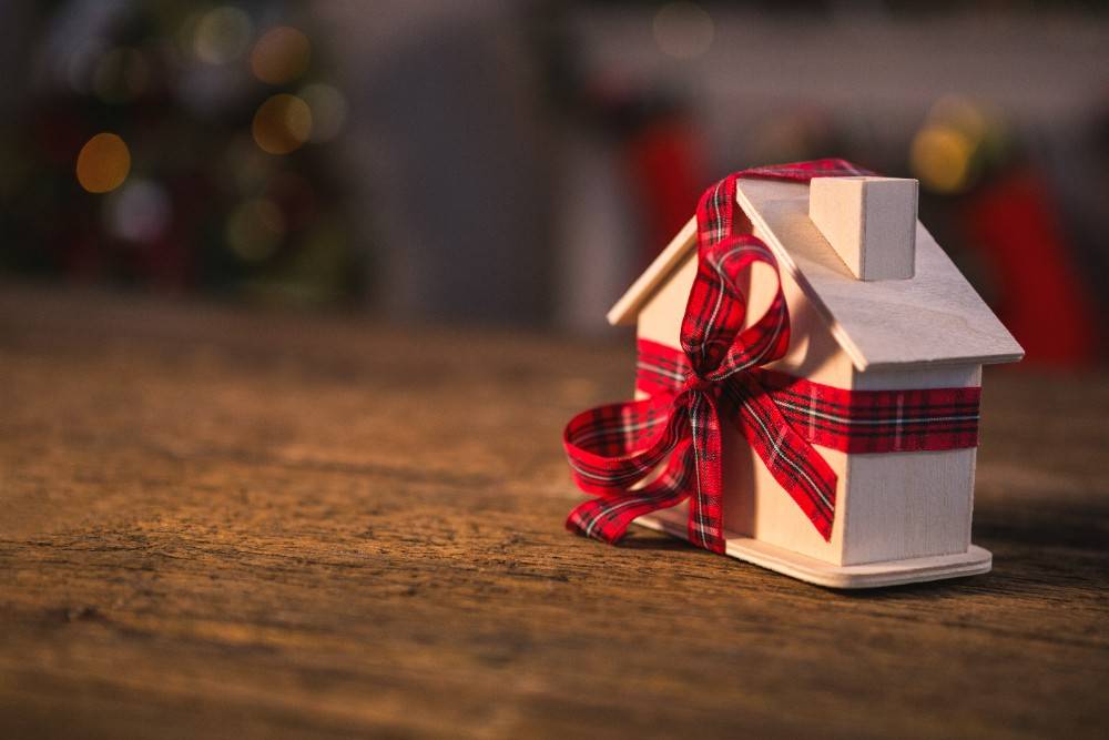 Tips for buying a home around the upcoming festive period